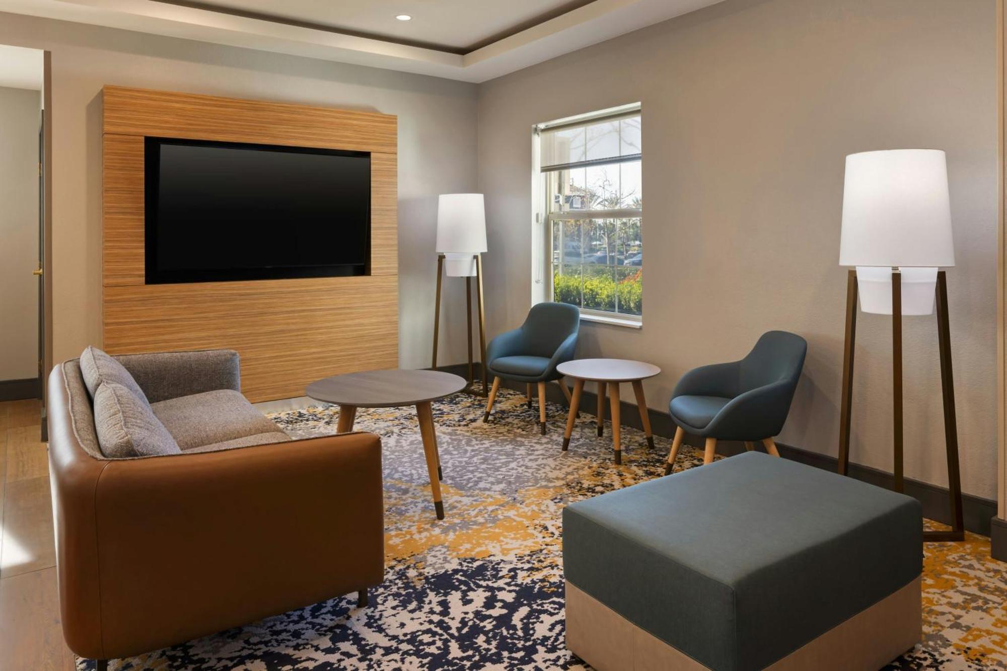 Towneplace By Marriott Ontario Airport Hotel 3*