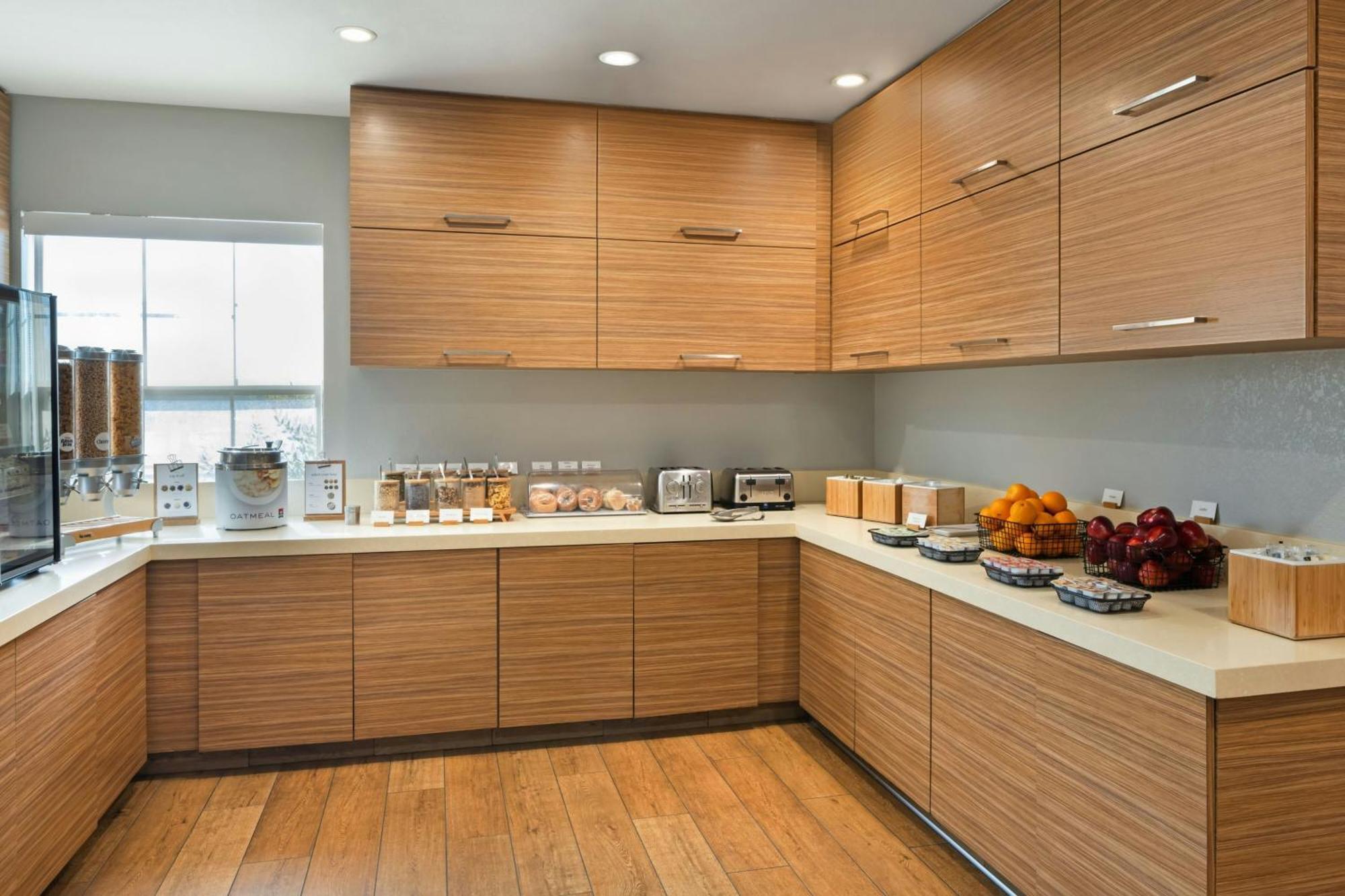Towneplace By Marriott Ontario Airport Hotel 3*