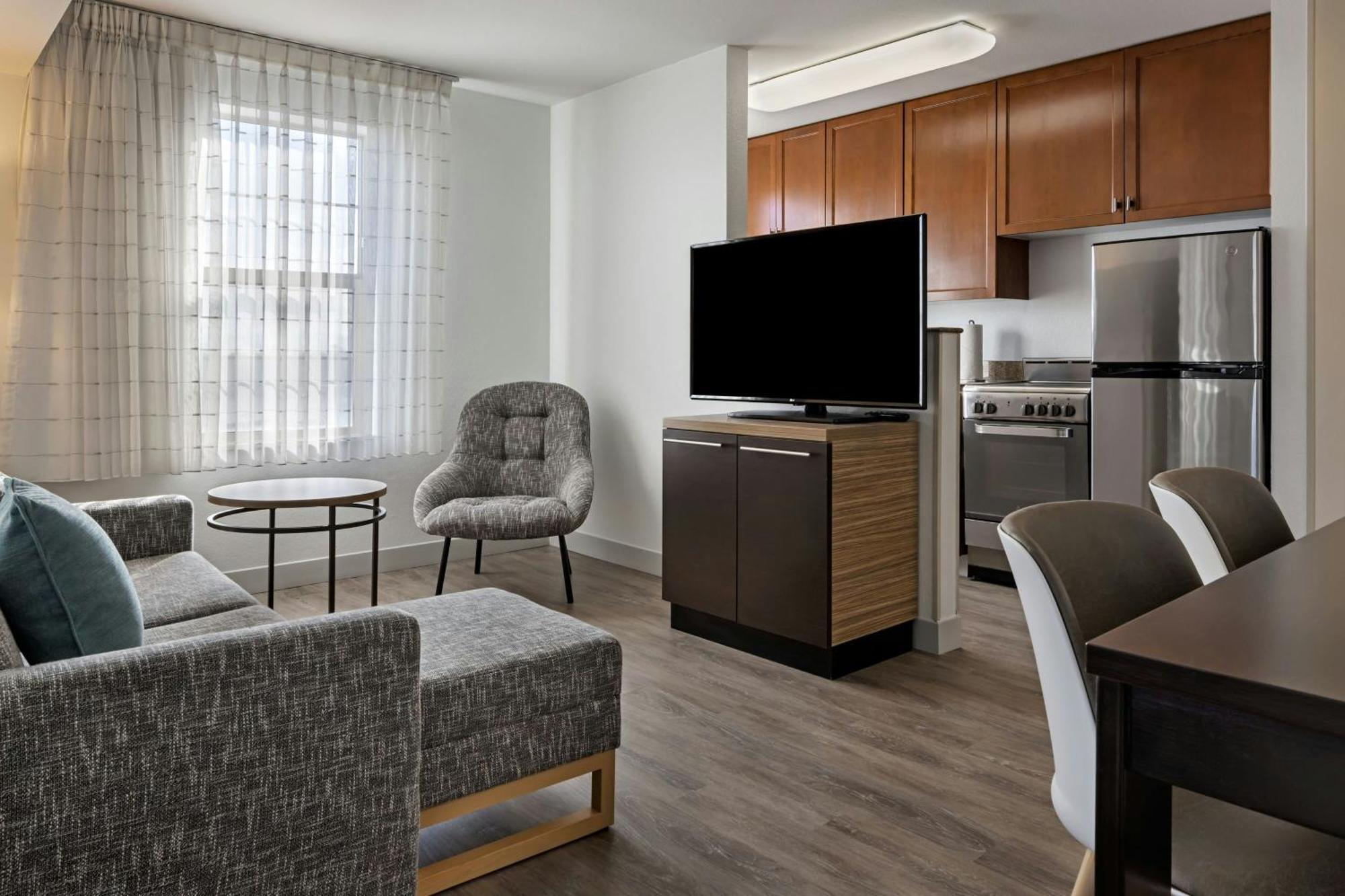 Towneplace By Marriott Ontario Airport Hotel