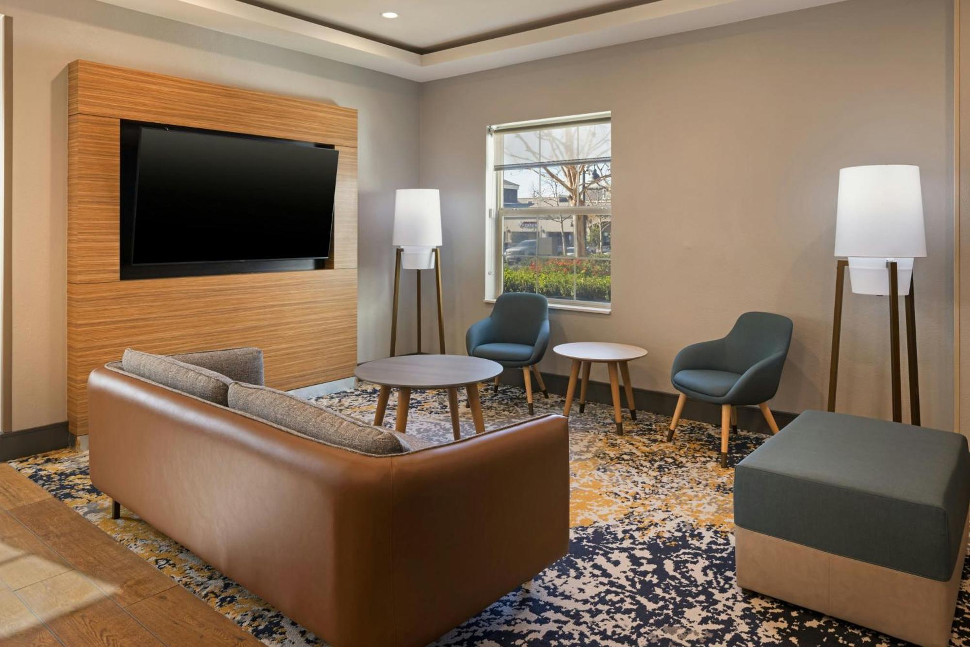 Towneplace By Marriott Ontario Airport Hotel